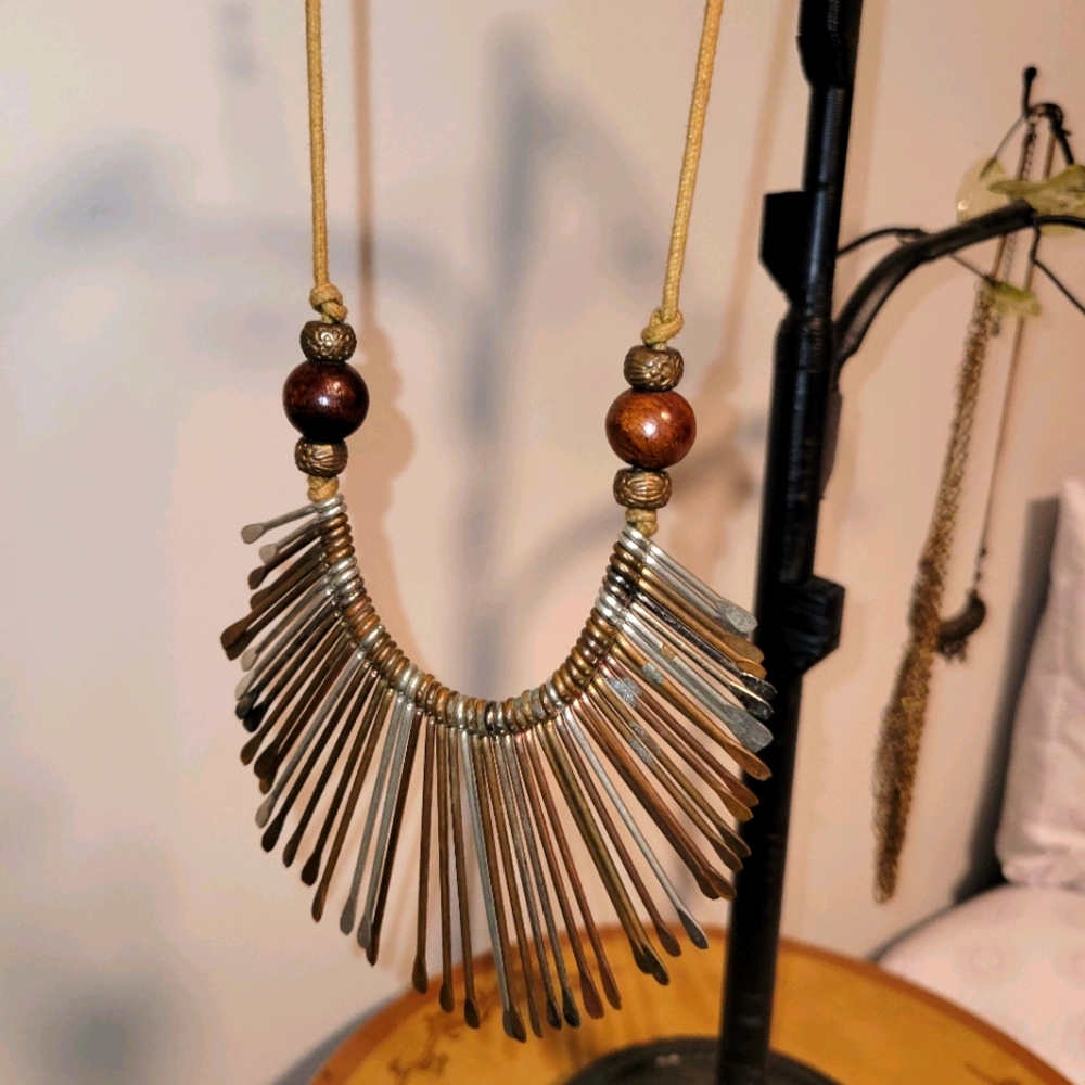Vintage silver metal fringe bib necklace